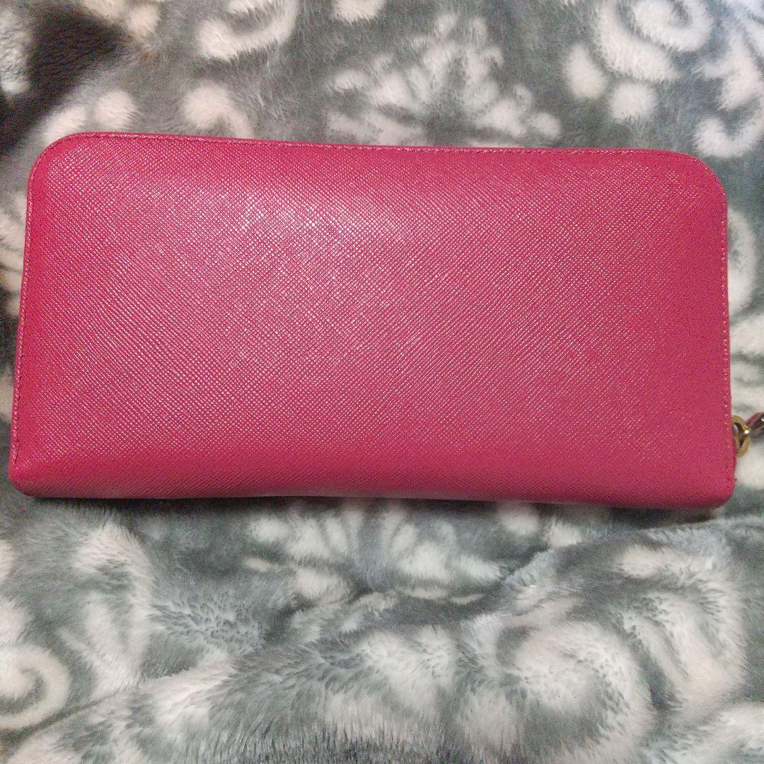 PRADAサフィアーノラウンドファスナー 長財布ピンク系