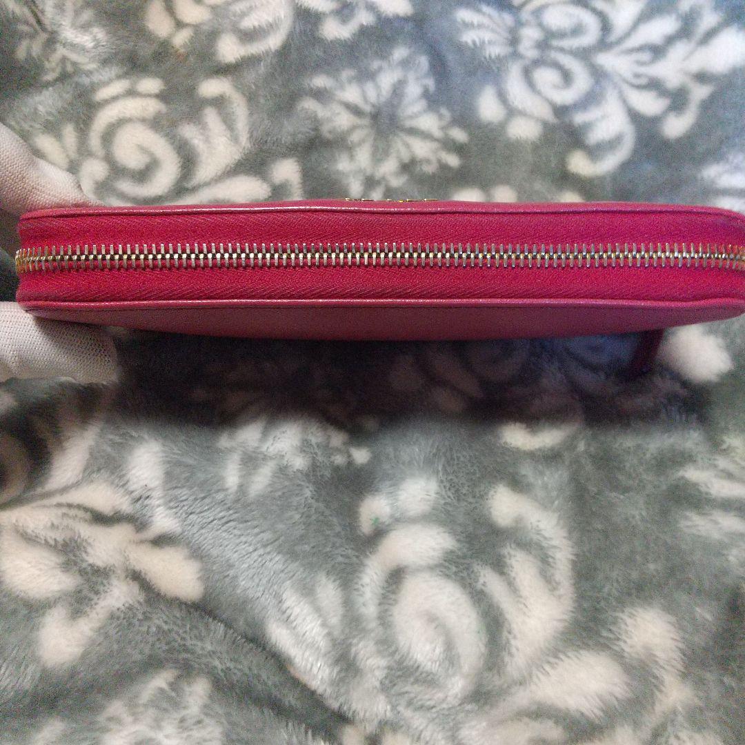 PRADAサフィアーノラウンドファスナー 長財布ピンク系