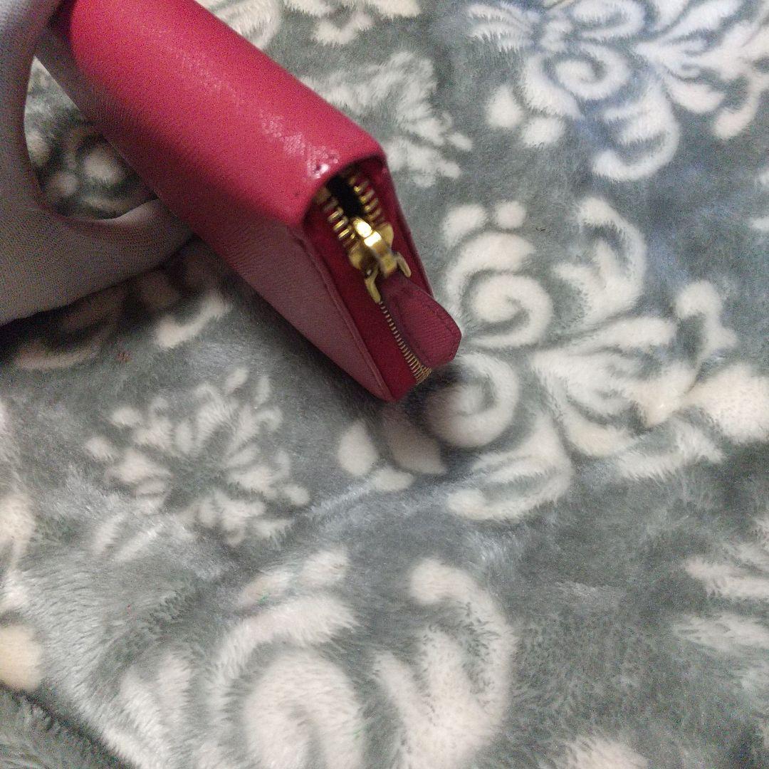 PRADAサフィアーノラウンドファスナー 長財布ピンク系