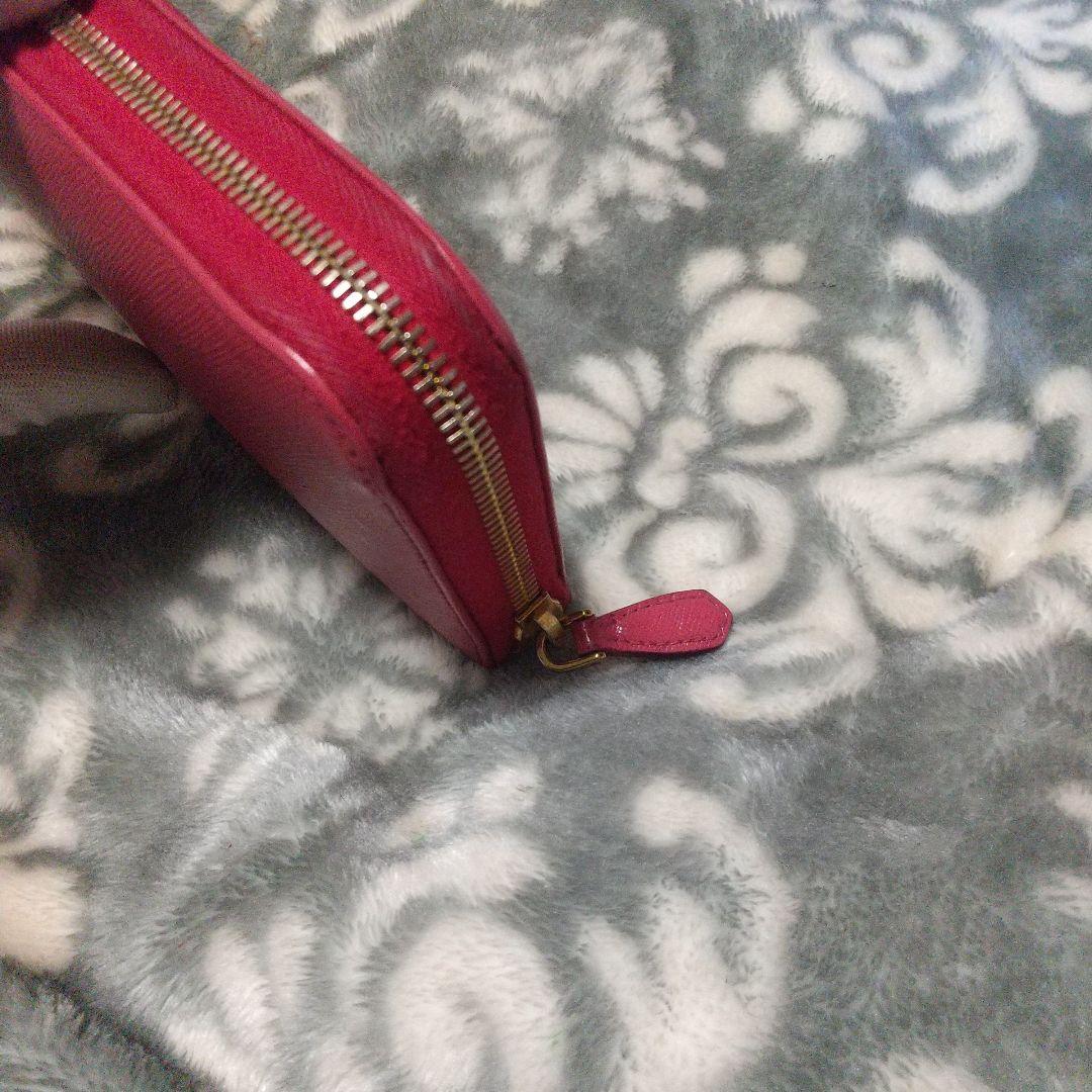 PRADAサフィアーノラウンドファスナー 長財布ピンク系