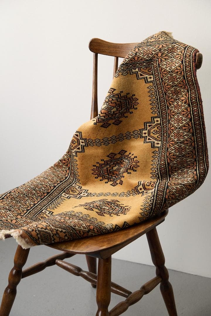 ヴィンテージラグ　トライバルラグ　パキスタン産（93×60cm）アース　黃　茶