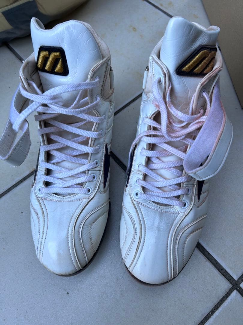 Mizuno Pro ホワイト ハイカット スパイクシューズ