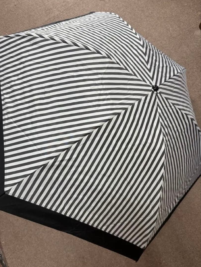 SUN BARRIER 100 折りたたみ日傘 黒白ストライプ