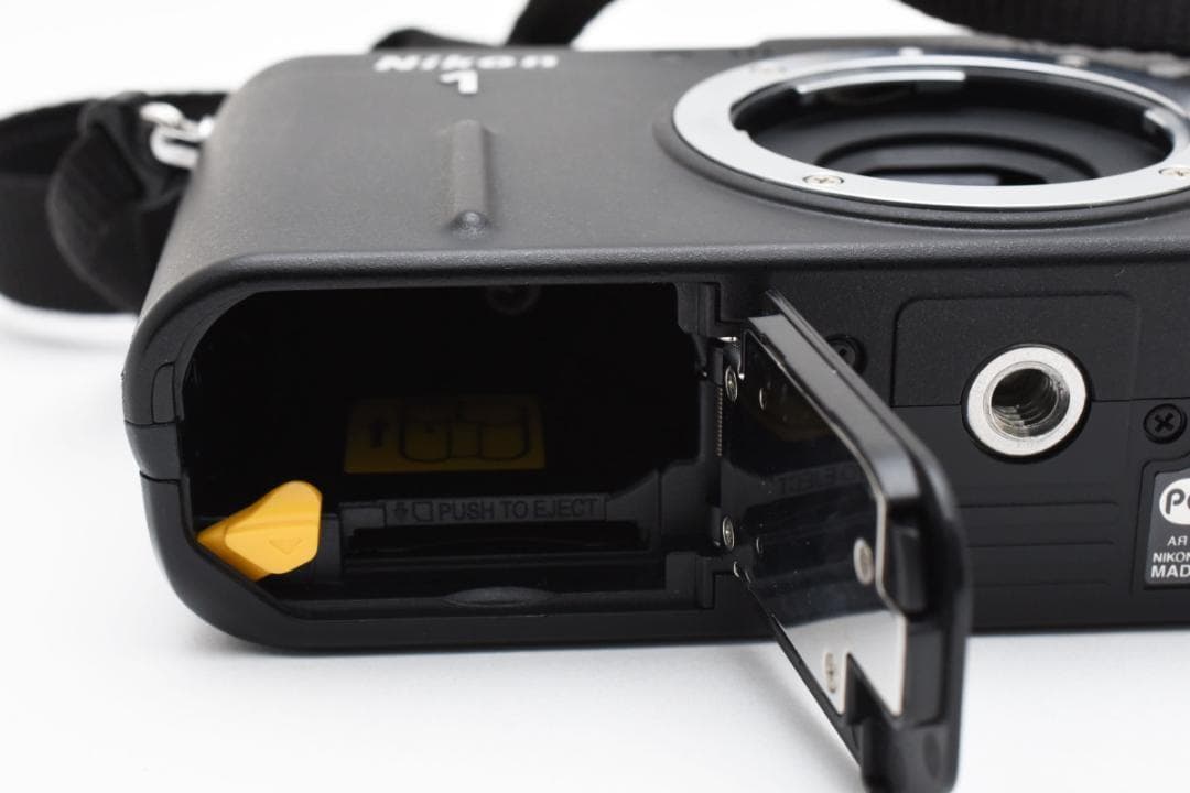 超美品 NIKON 1 V1 ショット数1160枚 デジタル ボディ C868