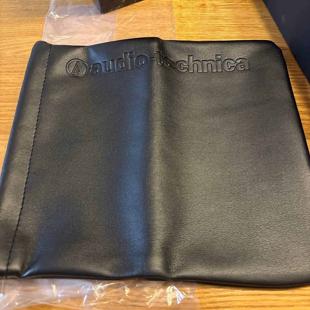 オーディオテクニカ　ATH-WS1100 ヘッドフォン　SOLID BASS