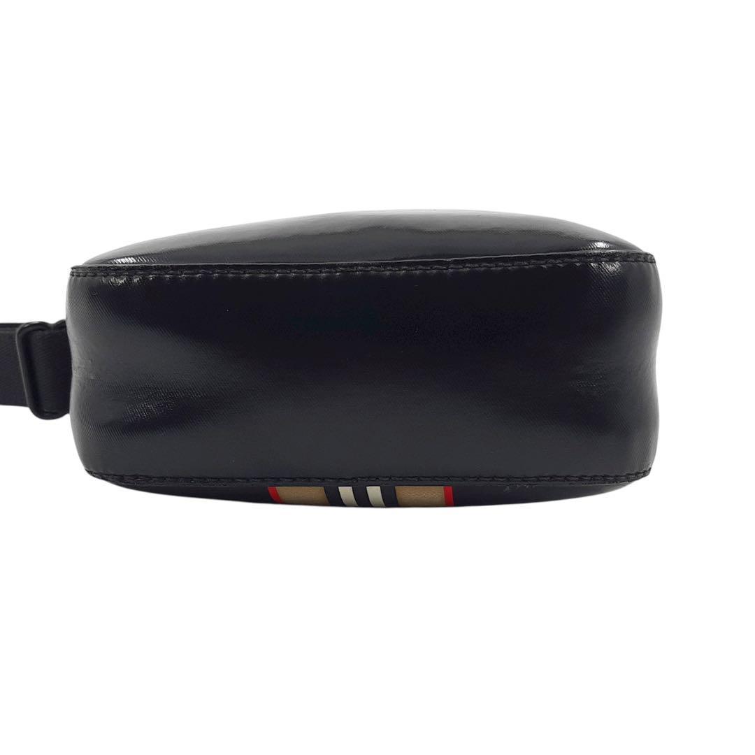 【現行】バーバリー　イングランド　ショルダーバッグ　ノバチェック　スクエア