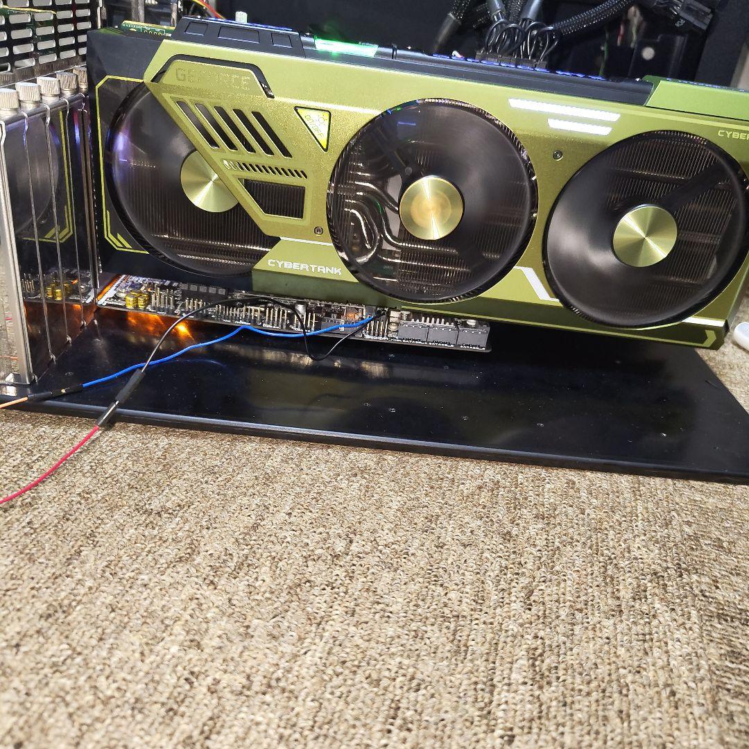 Tesla V100 32GB+SXM2→PCIE変換+RTX4090冷却機構