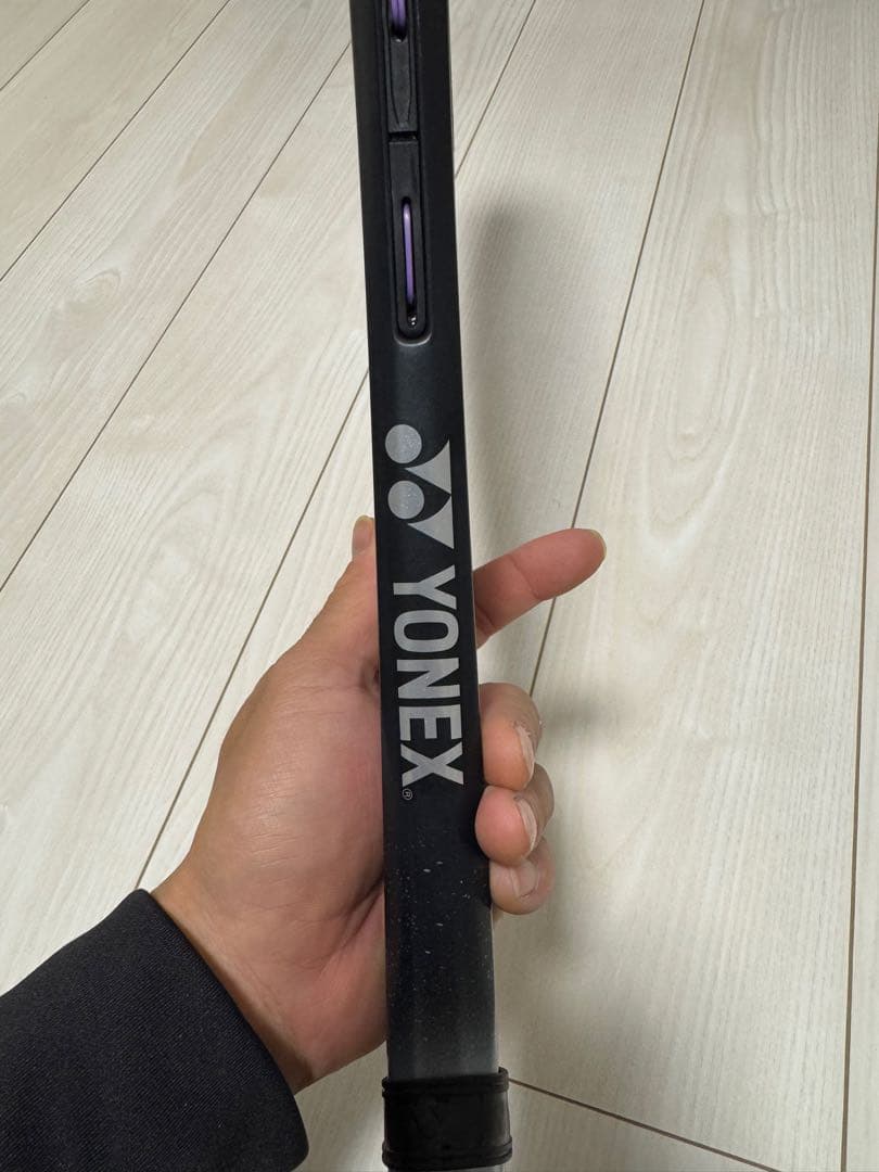 美品　ソフトテニス ボルトレイジ8V