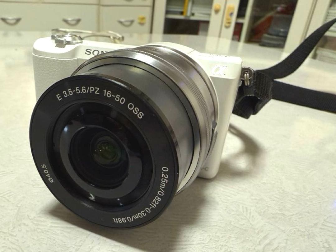 SONY α5100 ミラーレス一眼 ホワイト 16-50mmレンズ 動作確認済