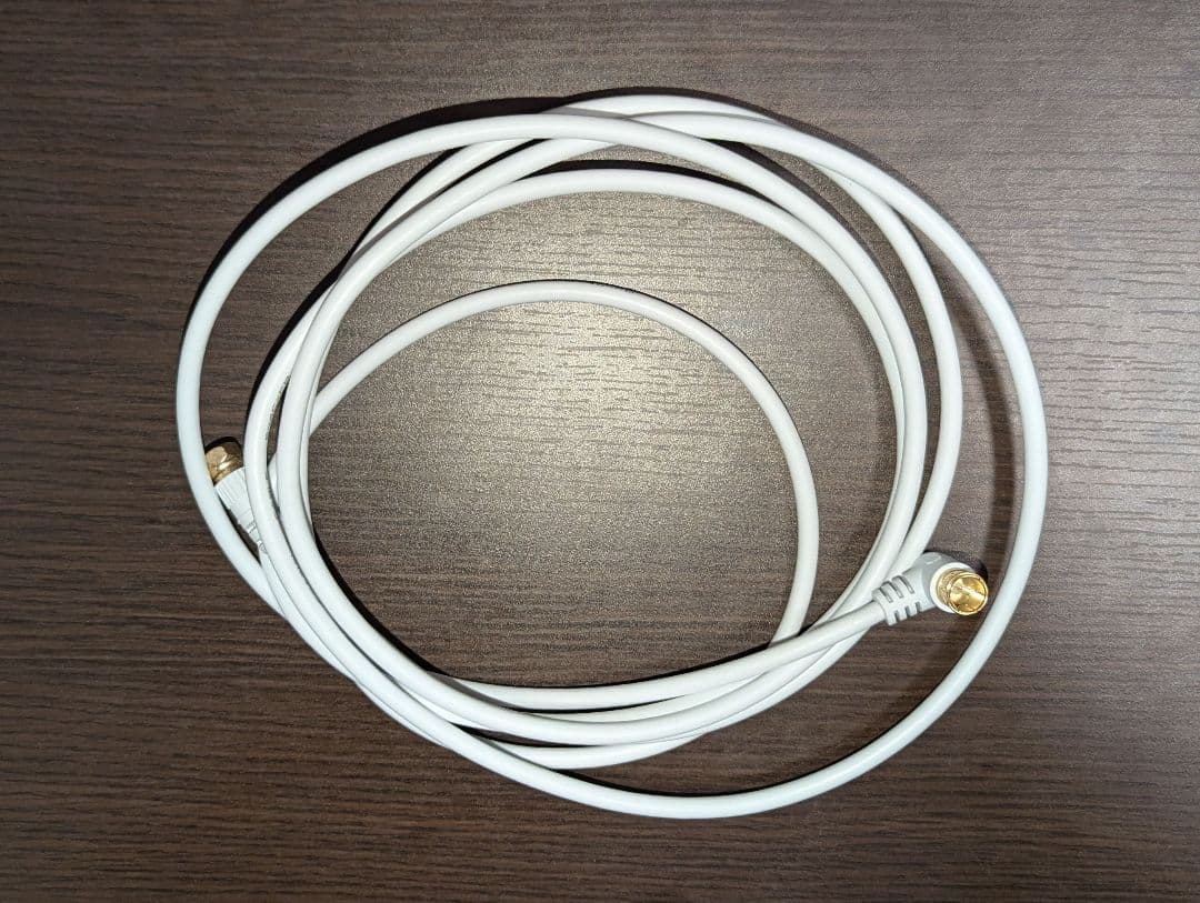 Qriom 32V型 ハイビジョン液晶テレビ QRT-32W2K