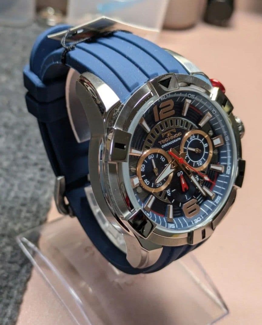 保管品未使用新品！！テクノス、クロノグラフ付属品完備！！