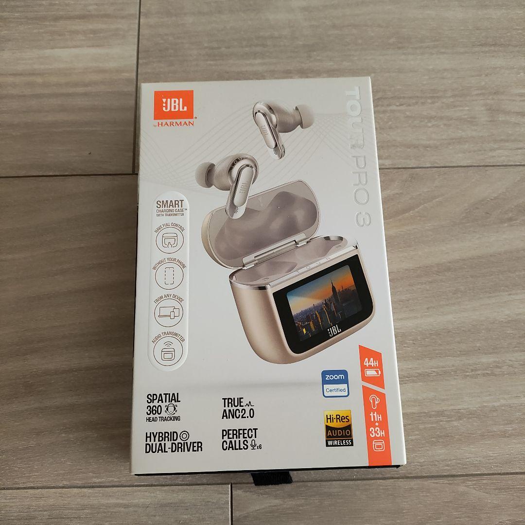 JBL Tour Pro 3 ワイヤレスイヤホン　ラテ