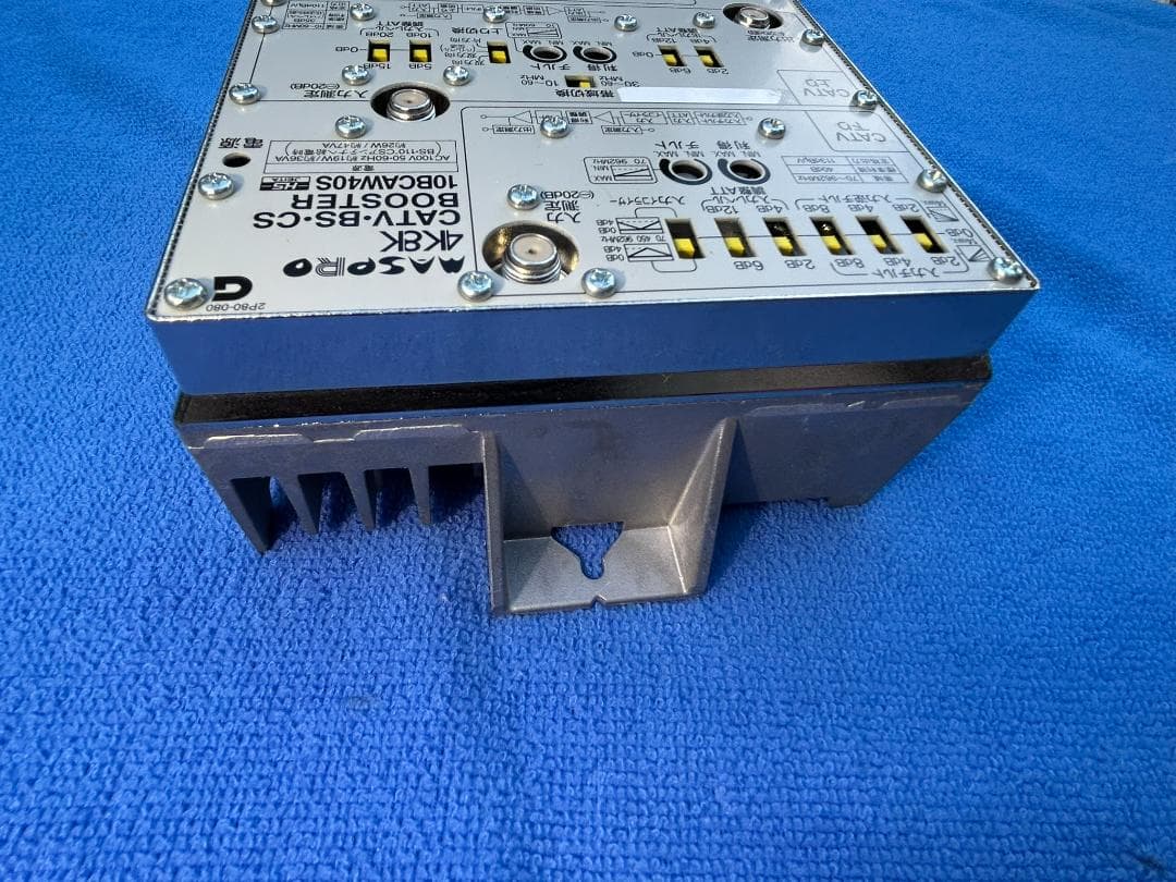 4K8K対応！本気の超高性能10BCAW40S UHF対応！TVブースタ-