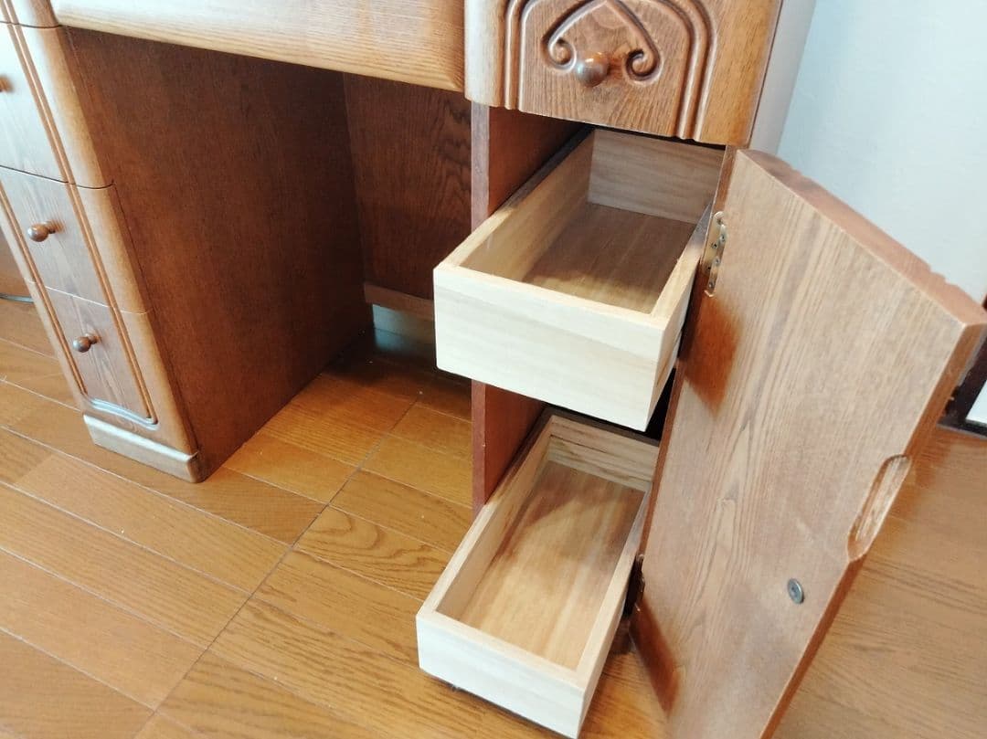 ドレッサー　収納力大きい