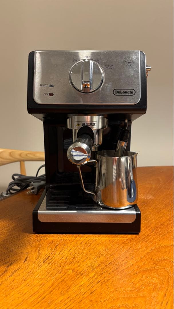 デロンギエスプレッソマシン ミルクジャグ付き