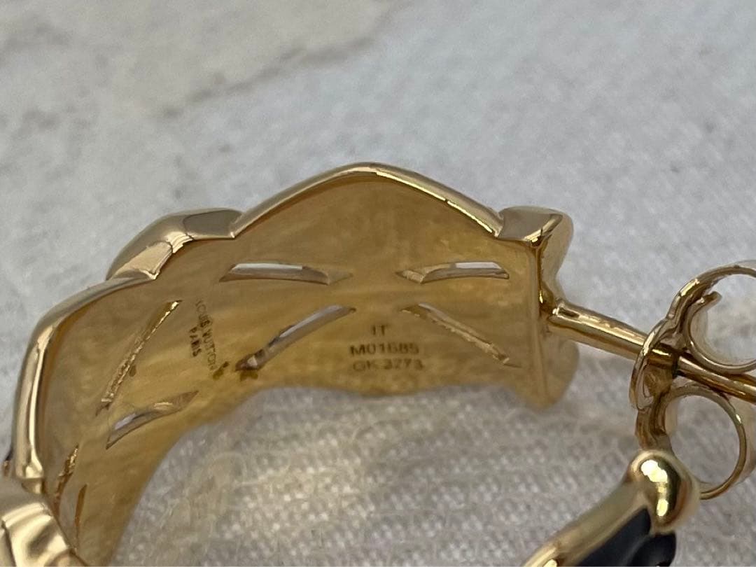 ルイヴィトン M01685 ピアス・マルタージュ スタッズ 片耳 キルティング