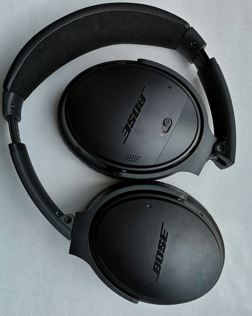 BOSE QuietComfort 35 wireless headphone…