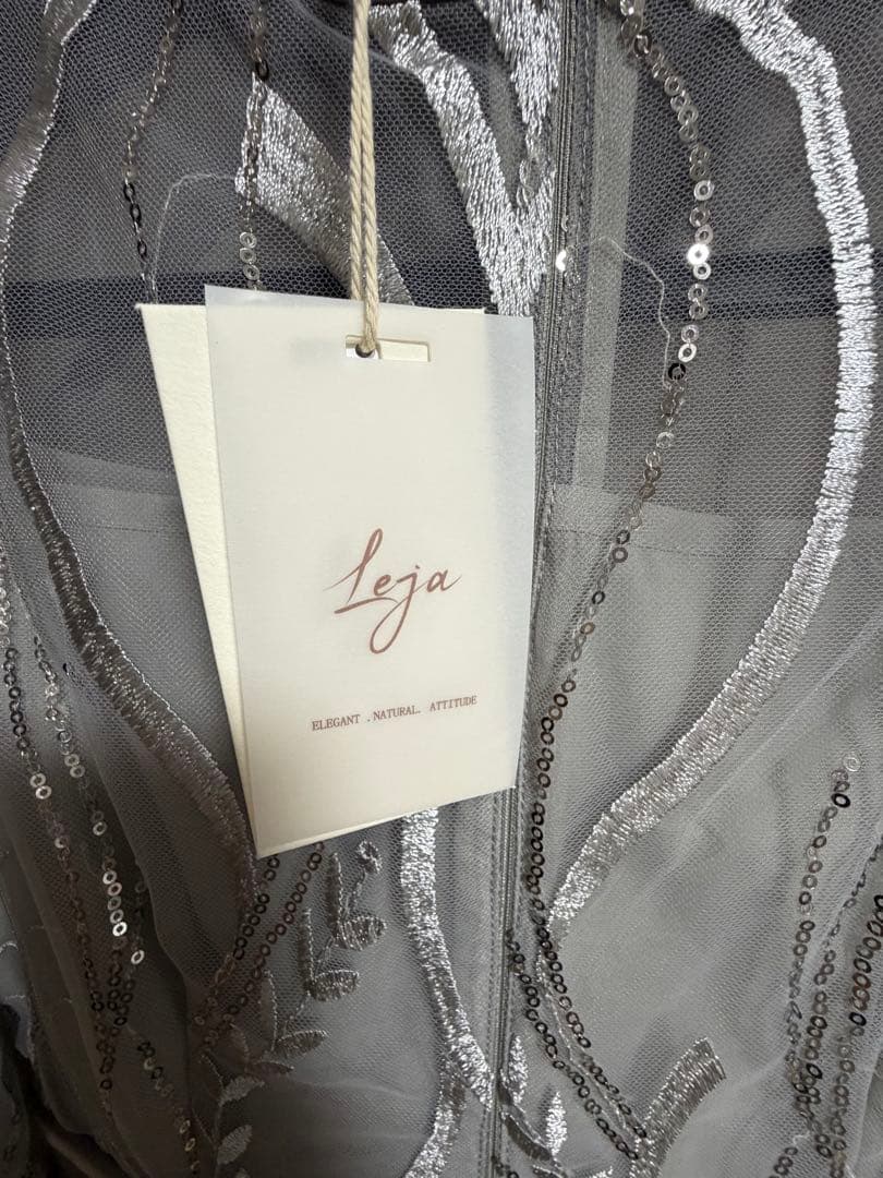 leja スパンコール刺繍レースプチハイネックAラインドレス