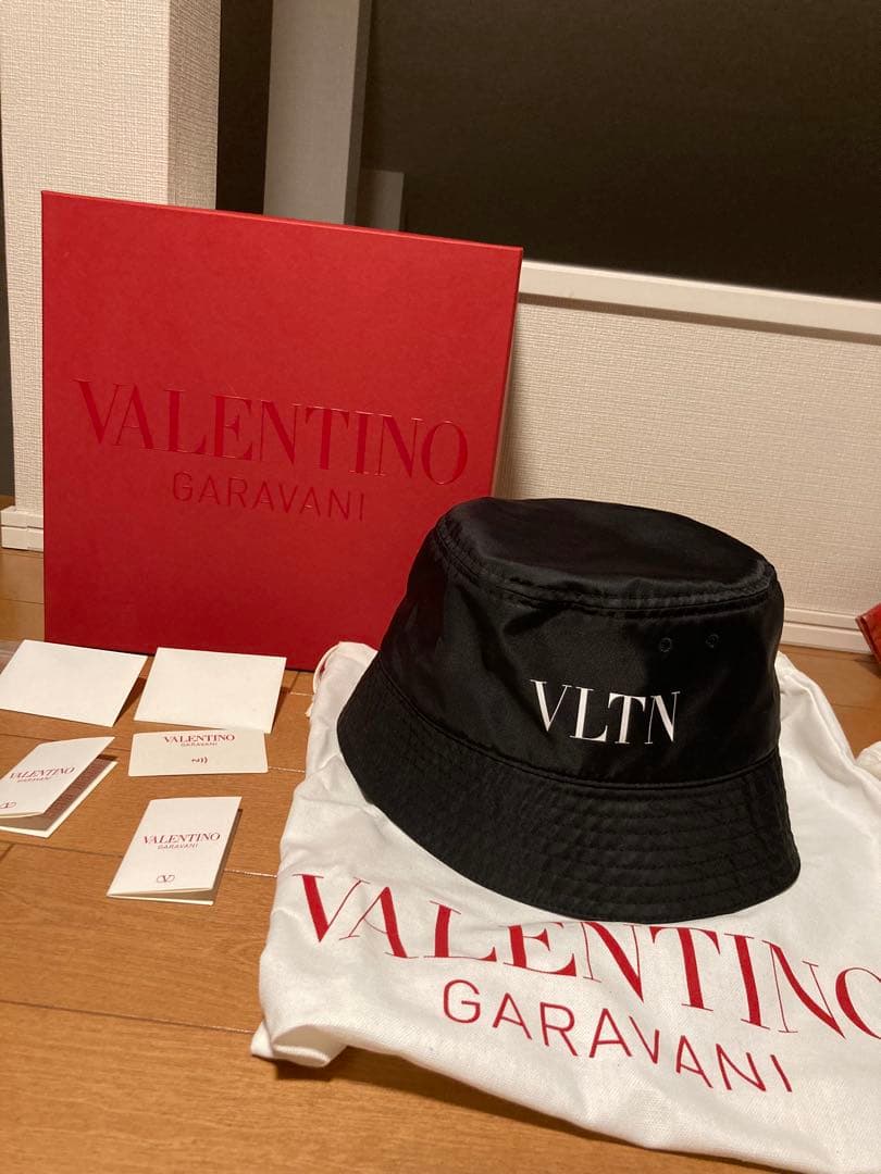 ヴァレンティノガラヴァーニ VLTNロゴ サイズ60 バケットハット ブラック