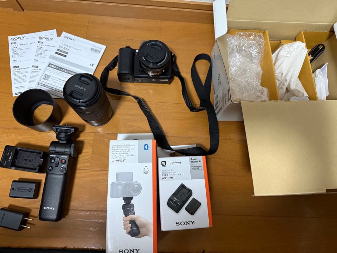 SONY ZV-E10 レンズキット 予備バッテリー、3脚