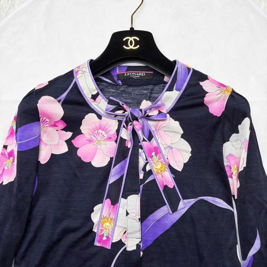 レオナール シルク混 ボウタイ花柄ブラウス トリム 長袖 比翼ボタン 胡蝶蘭 L
