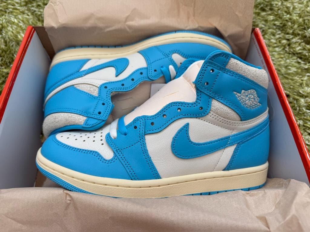 シューズ(男性用) NIKE AIR JORDAN 1 RETRO HIGH OG UNC