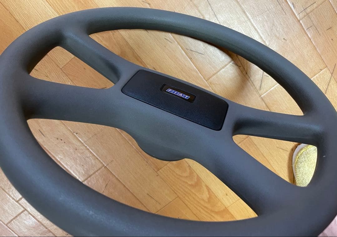 1995年頃？FIAT PANDA 純正ハンドル