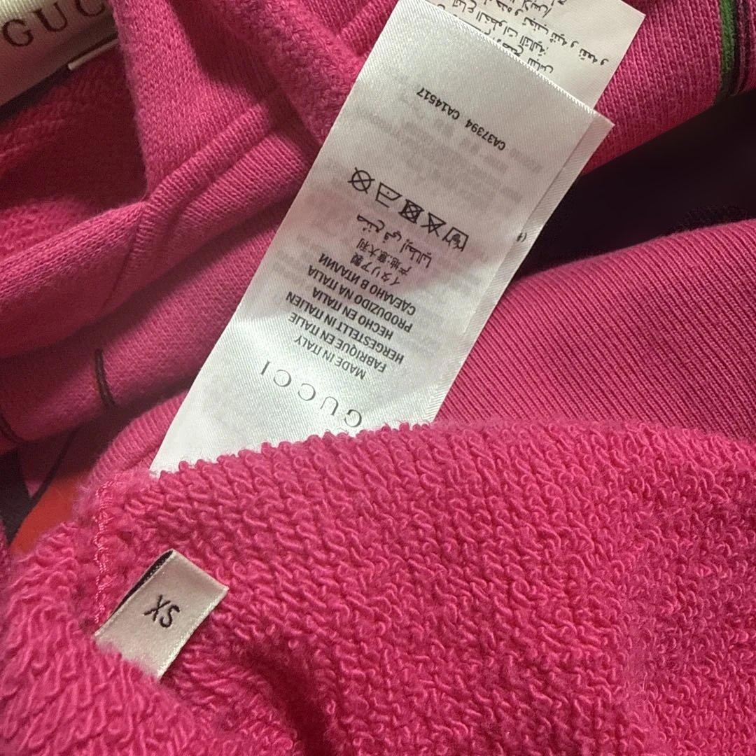 GUCCI ピンク スカルプリント パーカー