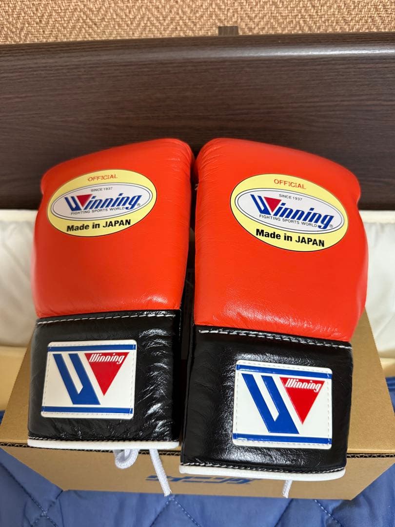 ウイニング winning ボクシンググローブ 8オンス紐式 オレンジ／黒