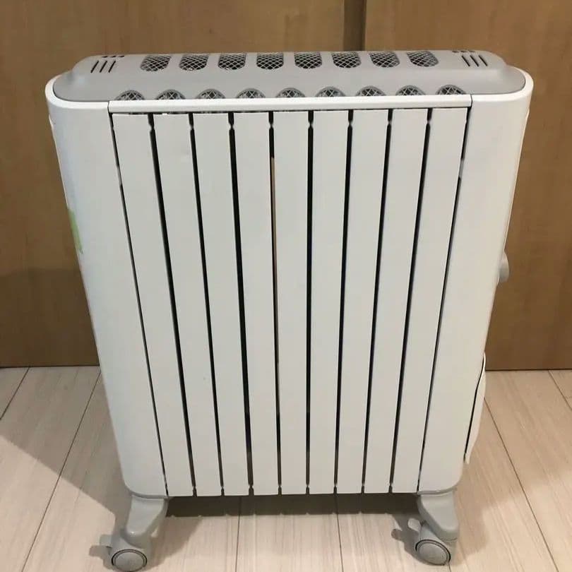値下げ！DeLonghi BelCald オイルヒーター ホワイト