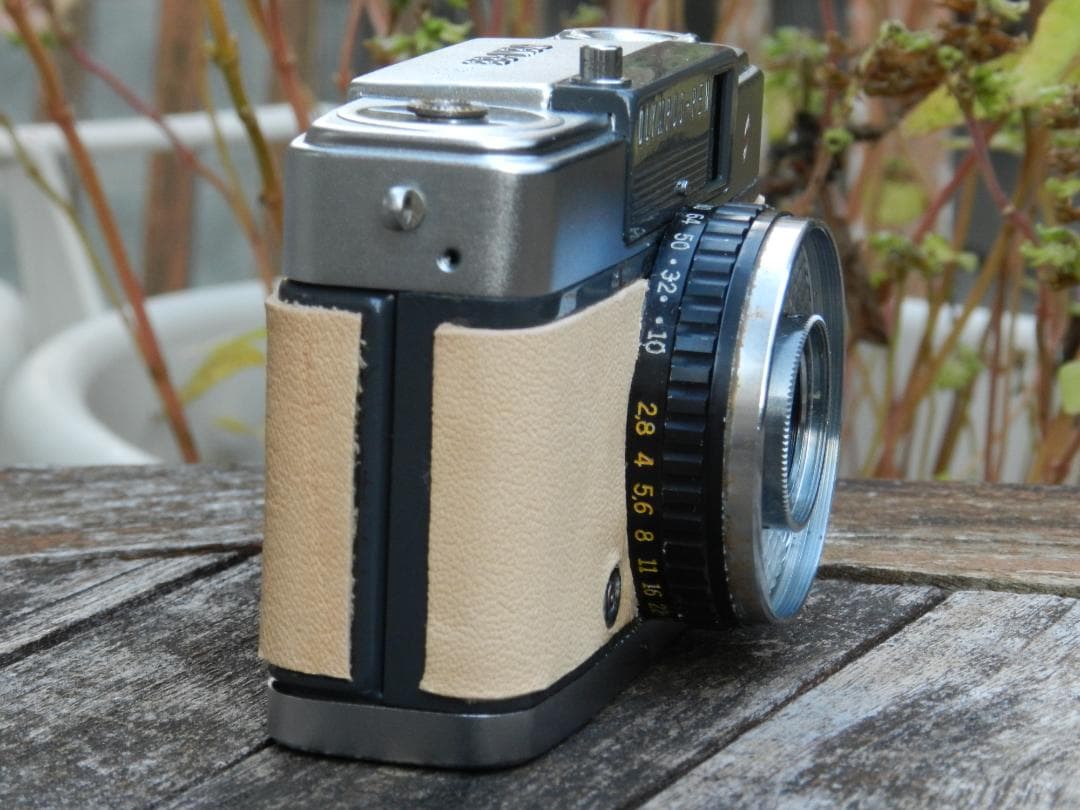 本革　ベージュ　OLYMPUS-PEN EE-S ハーフフレームフィルムカメラ