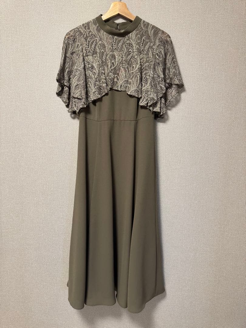 【AIMER】レースケープ風スリーブフィット＆フレアドレス/カーキ/Mサイズ