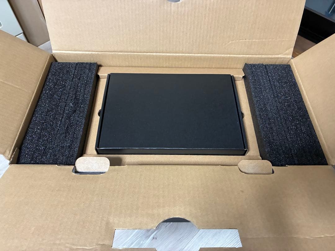 Razer Core X chroma 外付けGPU box 未使用外箱付き