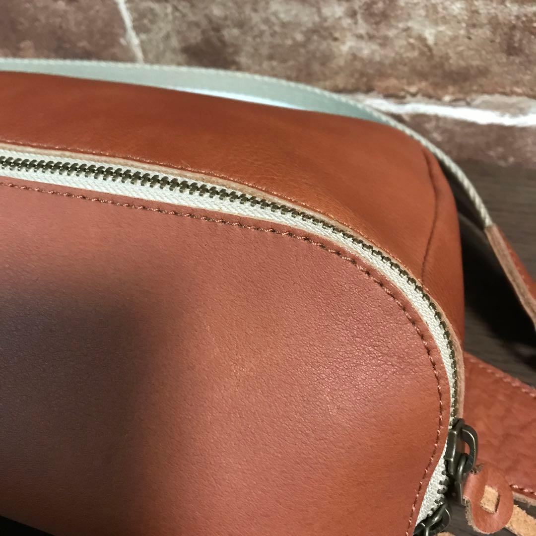 kanmi ボディーバッグ　ブラウン