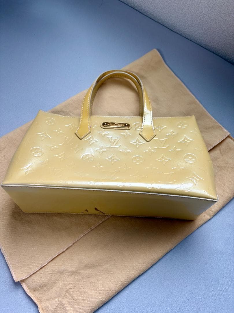 ルイヴィトン Louis Vuitton バッグ ヴェルニ ウィルシャーPM