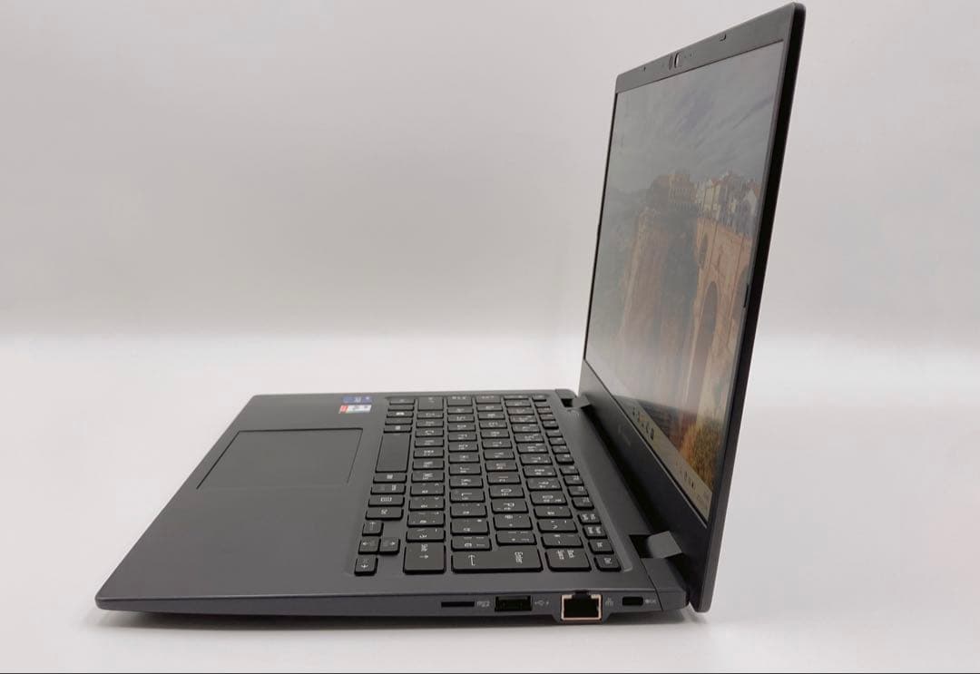 G83/i7第十一世代メモリ16GB・爆速SSD 512GB