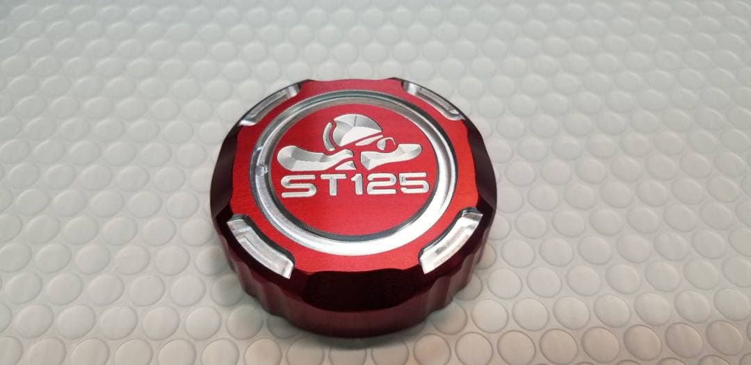 ダックス125 ST125フューエルキャップ　タンクキャップ　レッドアルマイト