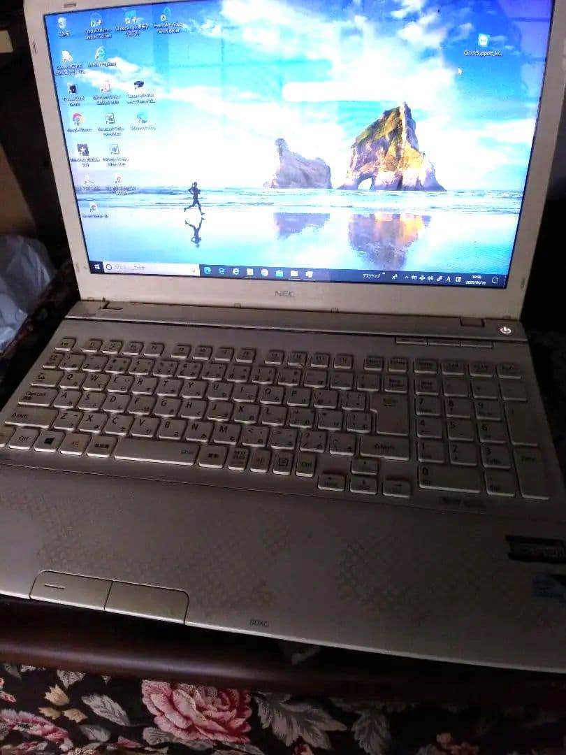 NEC LaVie 15.6インチ ノートPC