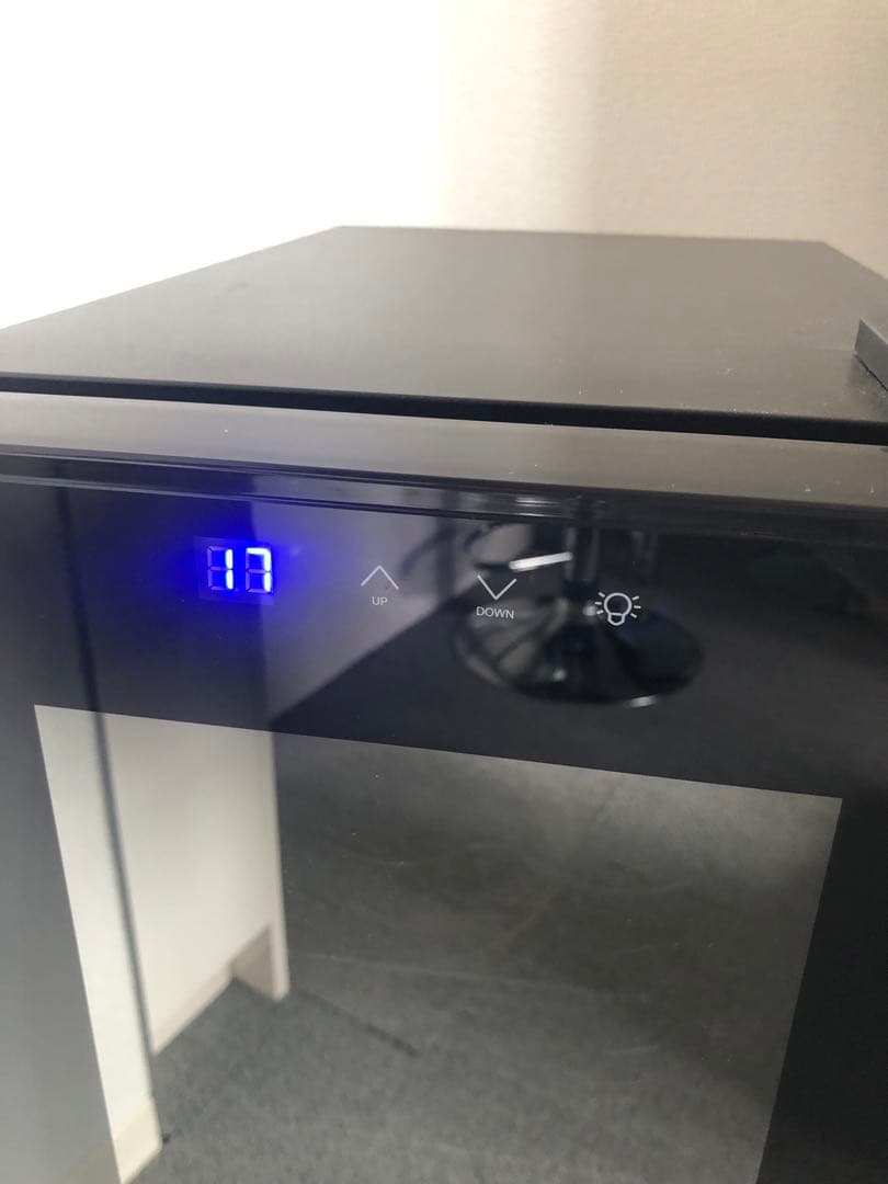 美品　ワインセラー ブラック 12本収納