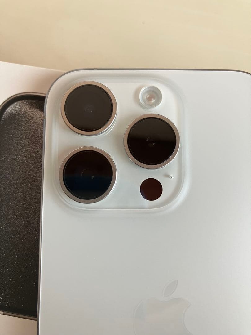 iPhone15pro 512GB SIMフリー ホワイトチタニウム