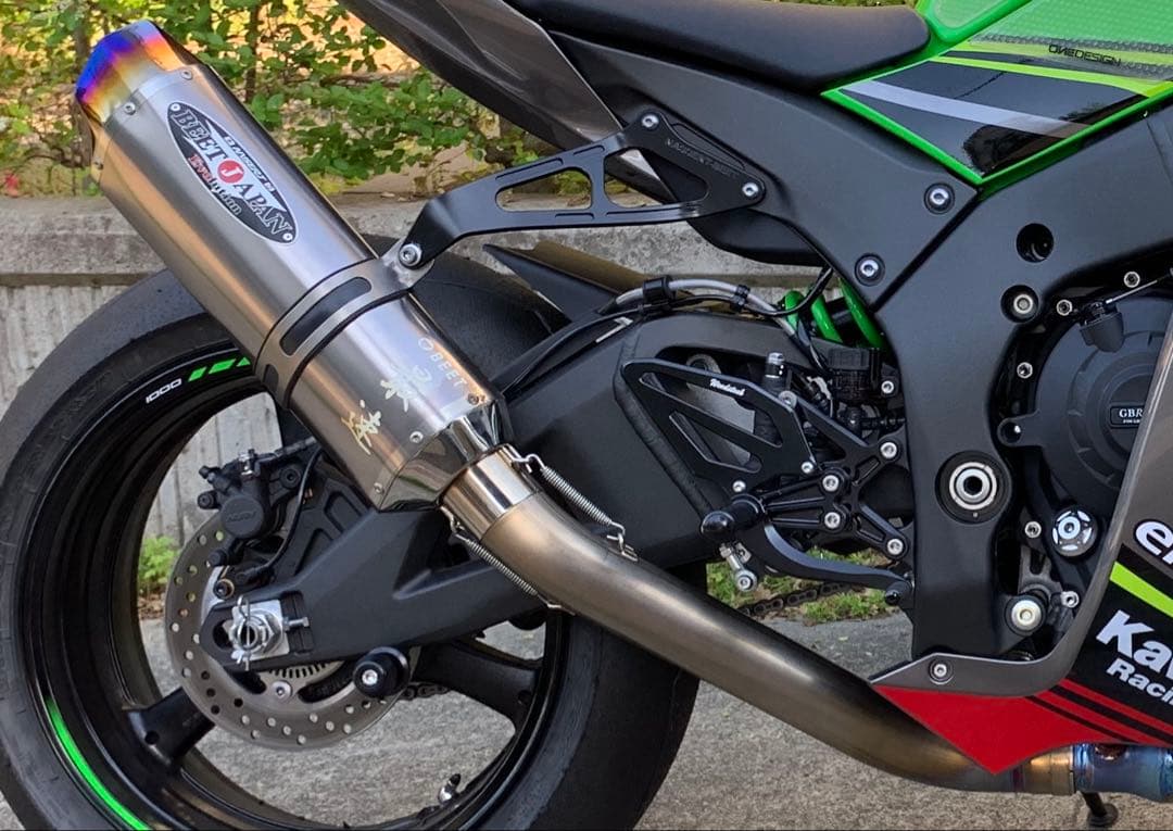ZX10r マフラー　BEET製サイレンサー＋テールパイプ
