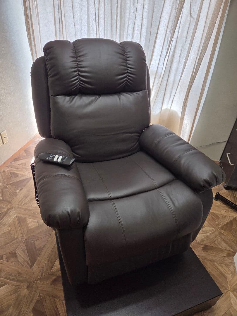 配送先限定！シフォンジュニア　電動リクライニングチェア