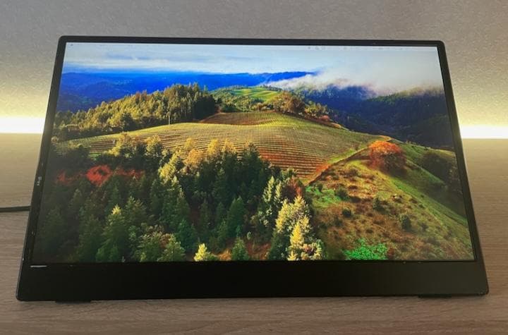 15.6インチ 300Hz FHDゲーミングモバイルディスプレイ