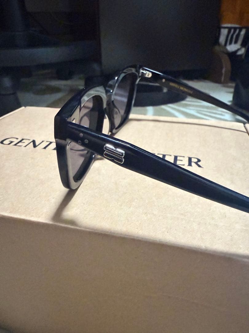 GENTLE MONSTER DEAR-01 ブラックサングラス