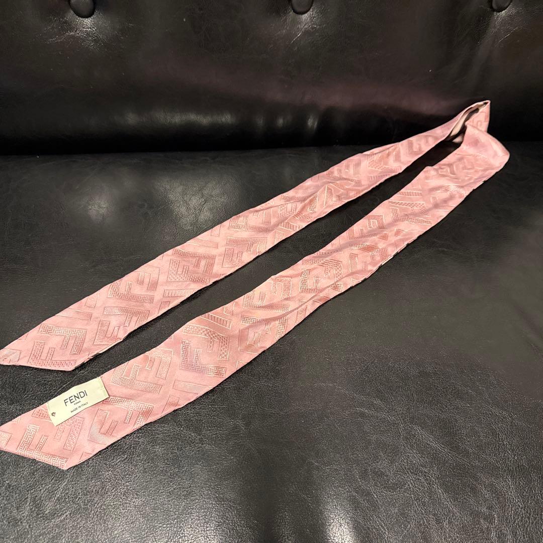 FENDI WRAPPY ラッピー ズッカ ロゴ シルク スカーフ ピンク