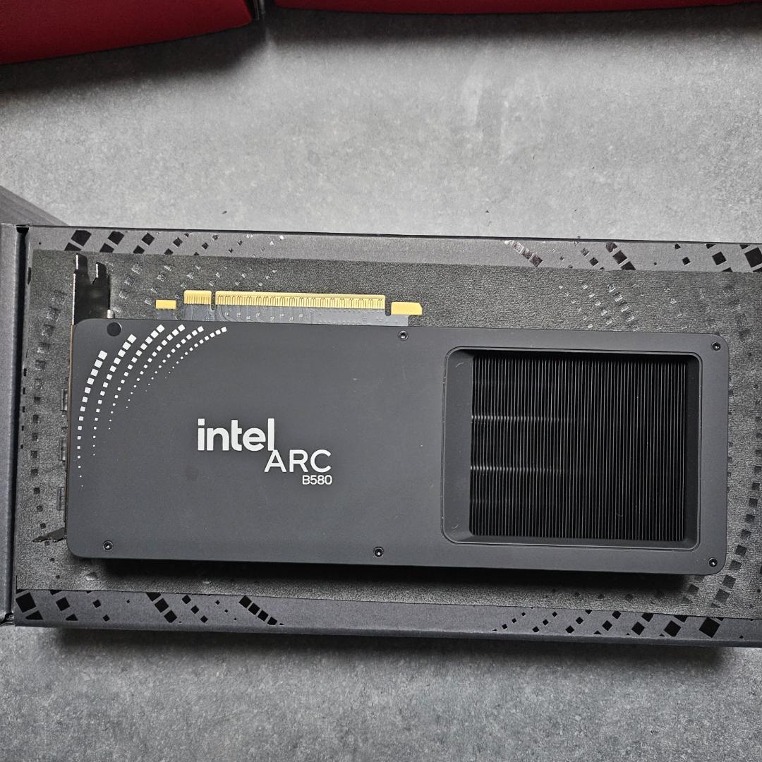 グラフィックボード・グラボ・ビデオカード Intel Arc B580 Limited Edition 12GB