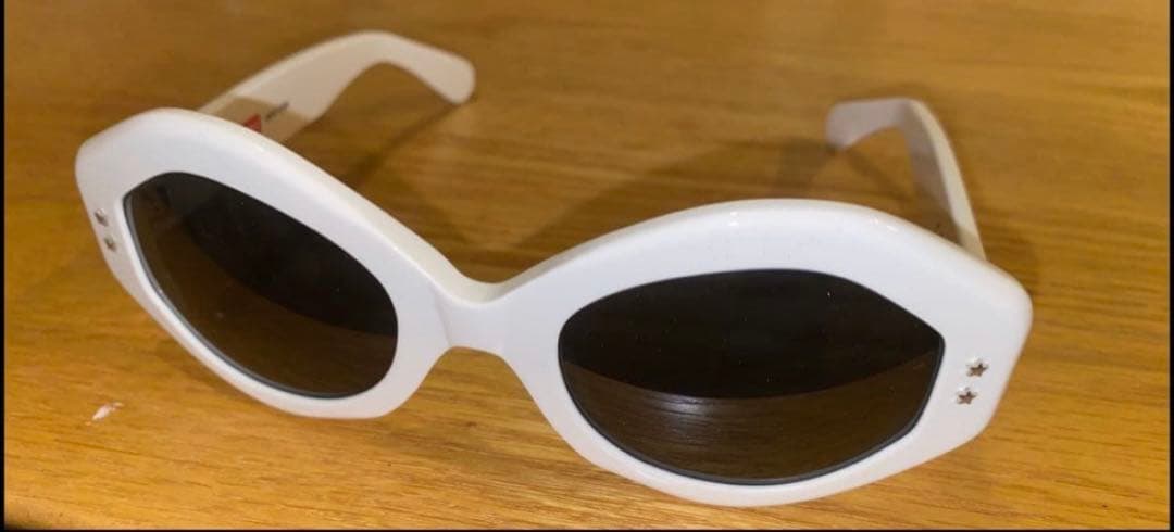 小物 supreme Nomi Sunglasses White