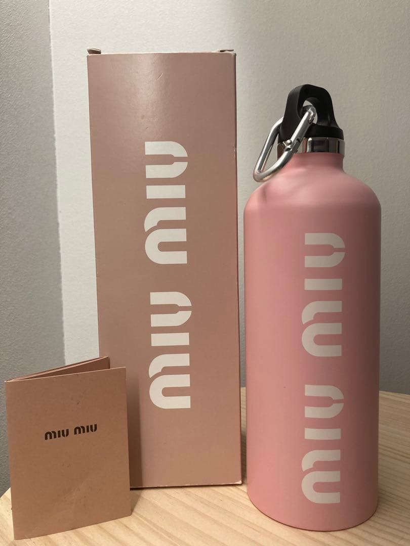 【新品未使用】miu miu ピンク 水筒500ml ステンレス