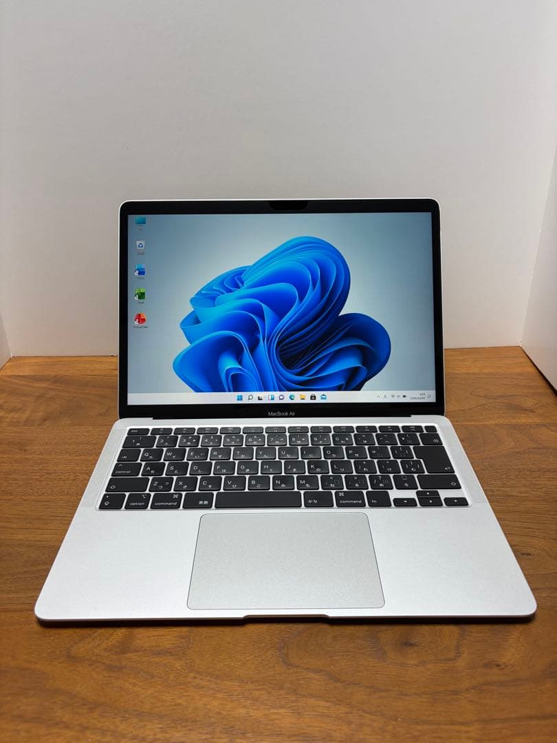 美品❗️MacBook Air 2020 intel Windows シルバー