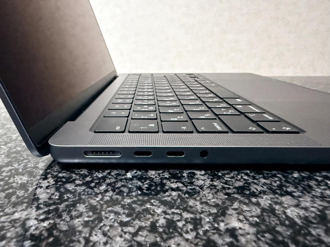 MacBook Pro M2 Max 96GBメモリ 8TB SSD 14インチ